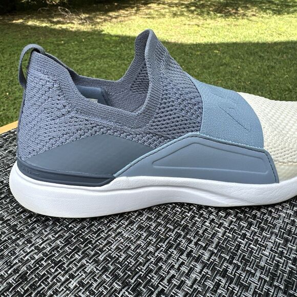 APL TechLoom Bliss Womens Sz: 8.5 Light Blue, periwinkle blue and cream/wh - Picture 12 of 16